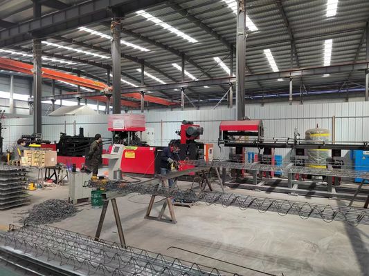 AC380V / 50Hz Stromversorgung Stahl Truss Schweißmaschine für eine reibungslose und schnelle Produktion